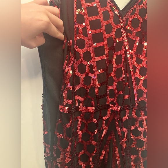 AMAZON Black and Red Spaghetti Strap V Neck Slit Maxi Sequin Gown Size M - Picture 5 of 13